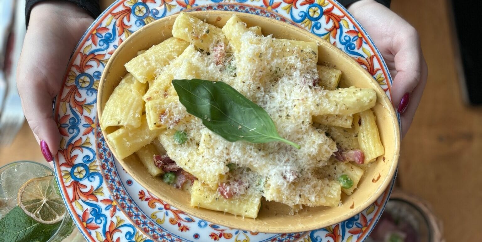 Pâtes Rigatoni Carbonara, spécialité italienne près de Montigny-lès-Metz au restaurant O'Bello