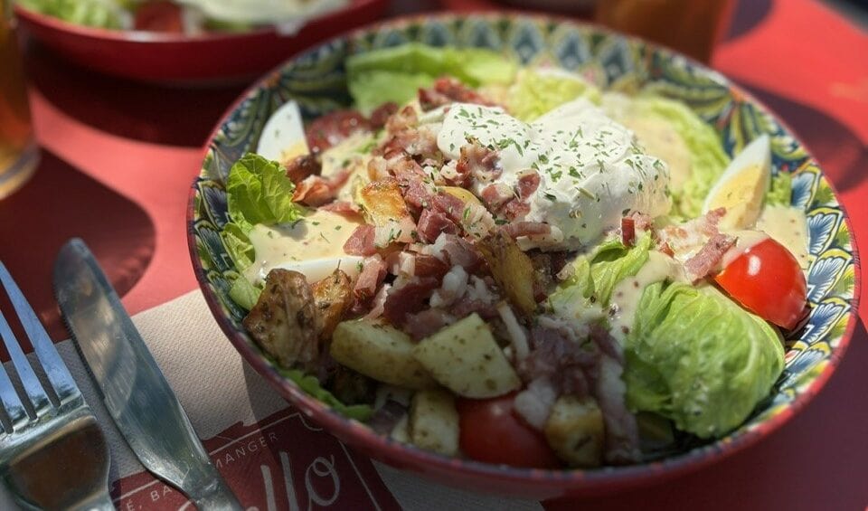 Salade fraîche au restaurant italien O'Bello près de Montigny-lès-Metz, pour une pause gourmande